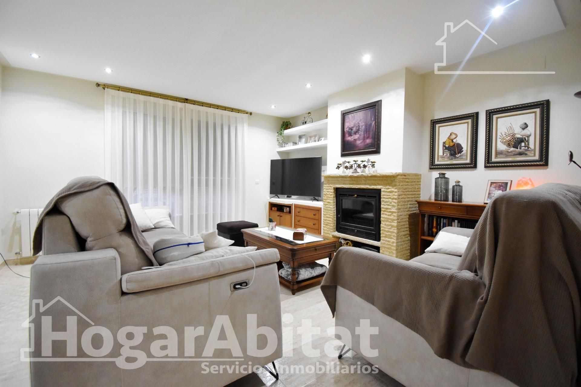 Living room of Single-family semi-detached for sale in El Real de Gandia  with Air Conditioner, Terrace and Storage room