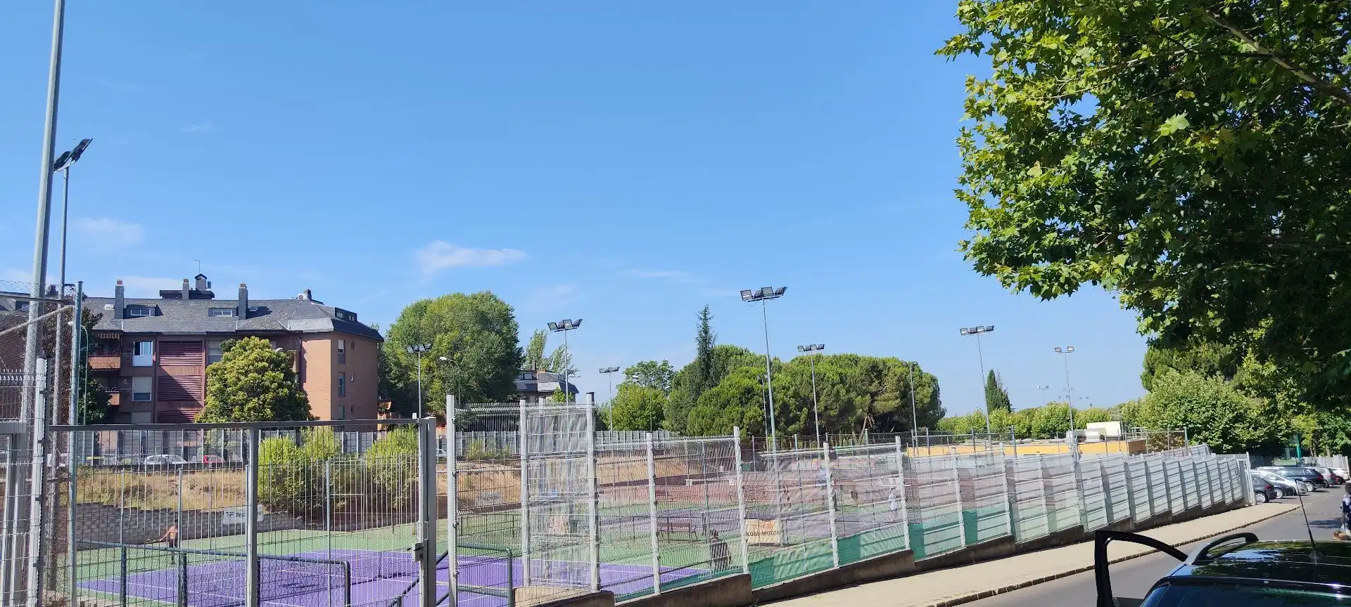 Vista exterior de Pis en venda en Majadahonda amb Calefacció