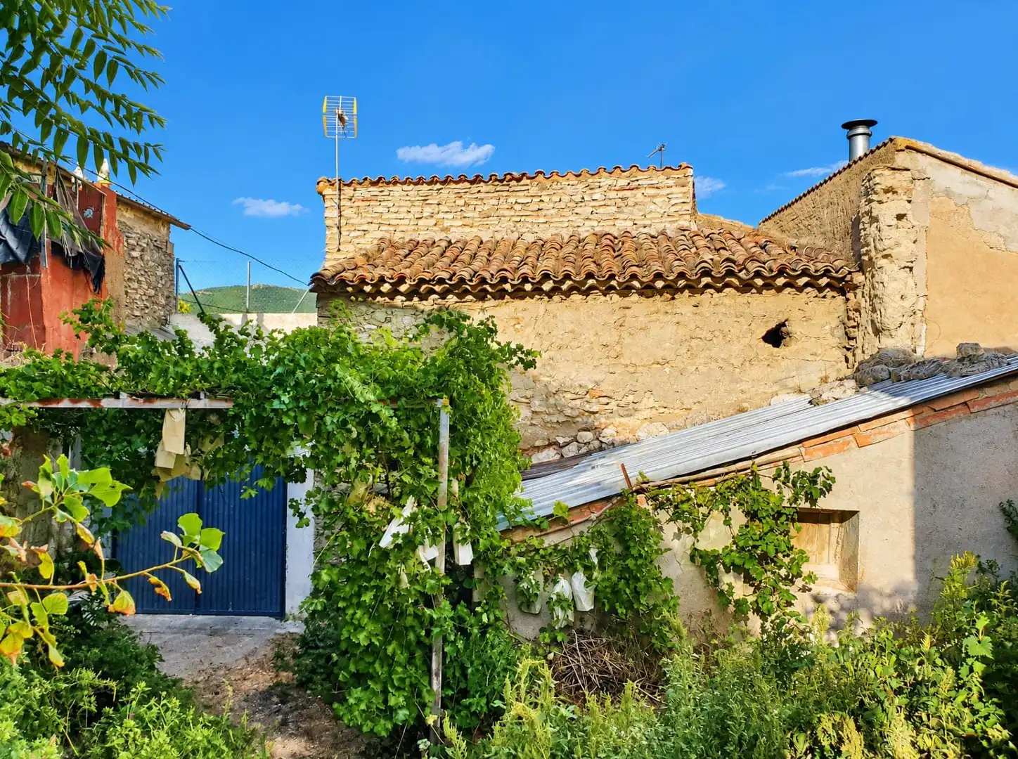 Vista exterior de Finca rústica en venda en Villalba de Perejil amb Jardí privat, Terrassa i Traster