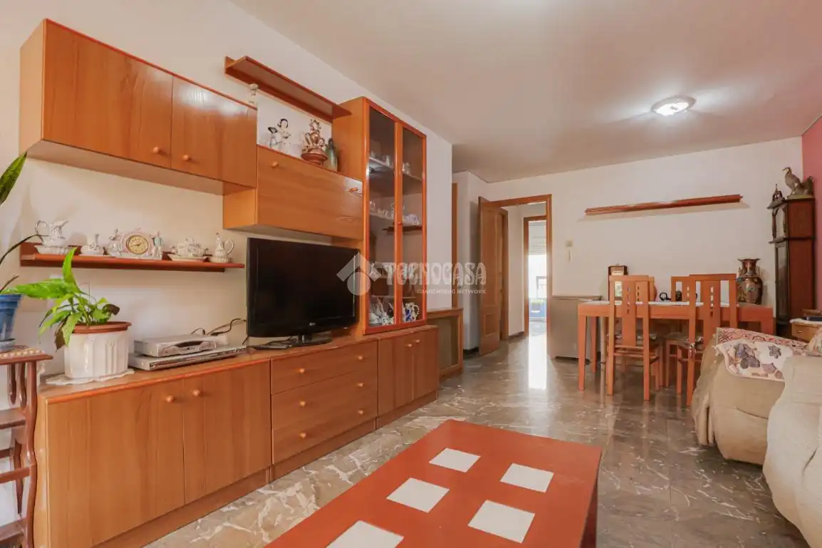 Sala de estar de Piso en venta en Rubí con Calefacción, Parquet y Amueblado