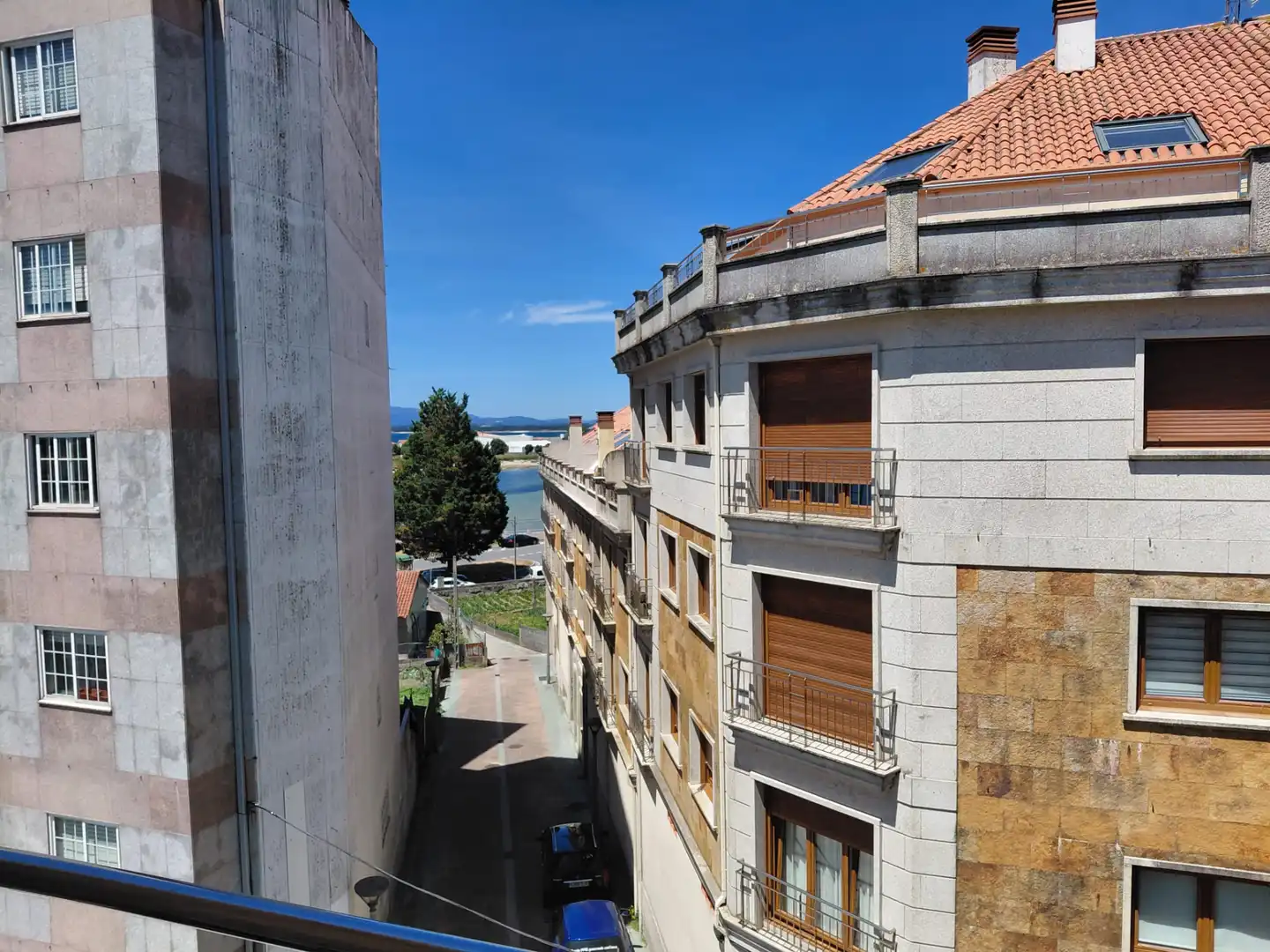 Außenansicht von Wohnung zum Verkauf in O Grove   mit Heizung, Parkett und Terrasse