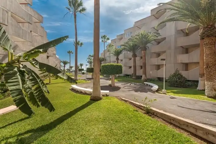 Vista exterior de Ático en venta en Arona con Terraza, Piscina y Amueblado