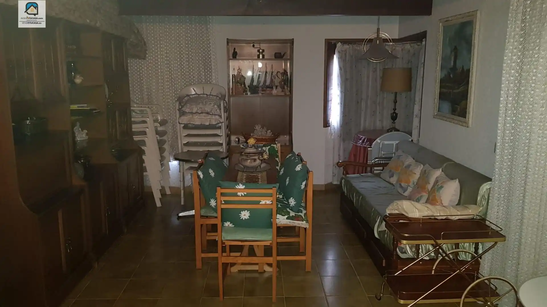 Sala d'estar de Casa o xalet en venda en Palencia amb Jardí privat, Terrassa i Piscina