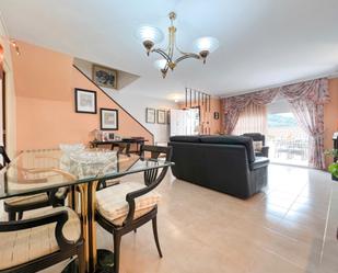 Sala d'estar de Casa o xalet en venda en Santa Maria de Martorelles amb Aire condicionat, Calefacció i Jardí privat