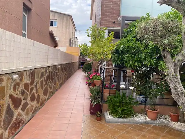 Terraza de Casa adosada en venta en Montcada i Reixac con Calefacción, Jardín privado y Terraza