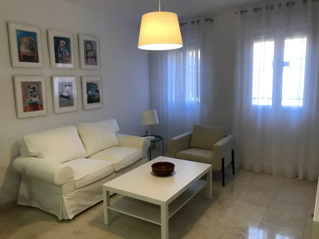 Living room of Apartments for rent in  Sevilla Capital  with Air Conditioner, Heating and Furnished