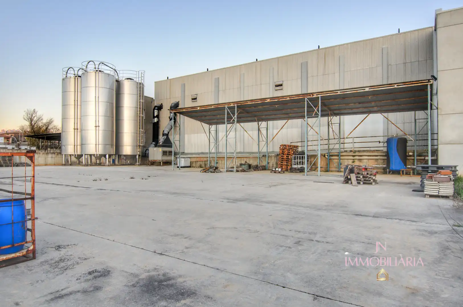 Vista exterior de Nave industrial en venta en Piera