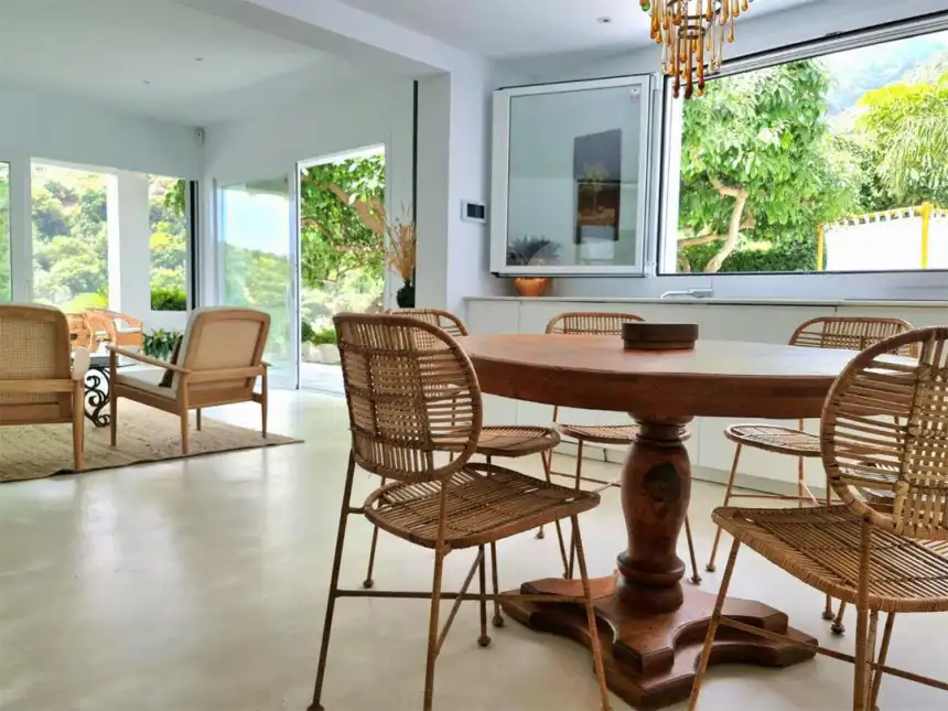 Comedor de Casa adosada de alquiler en Ojén con Aire acondicionado, Jardín privado y Terraza
