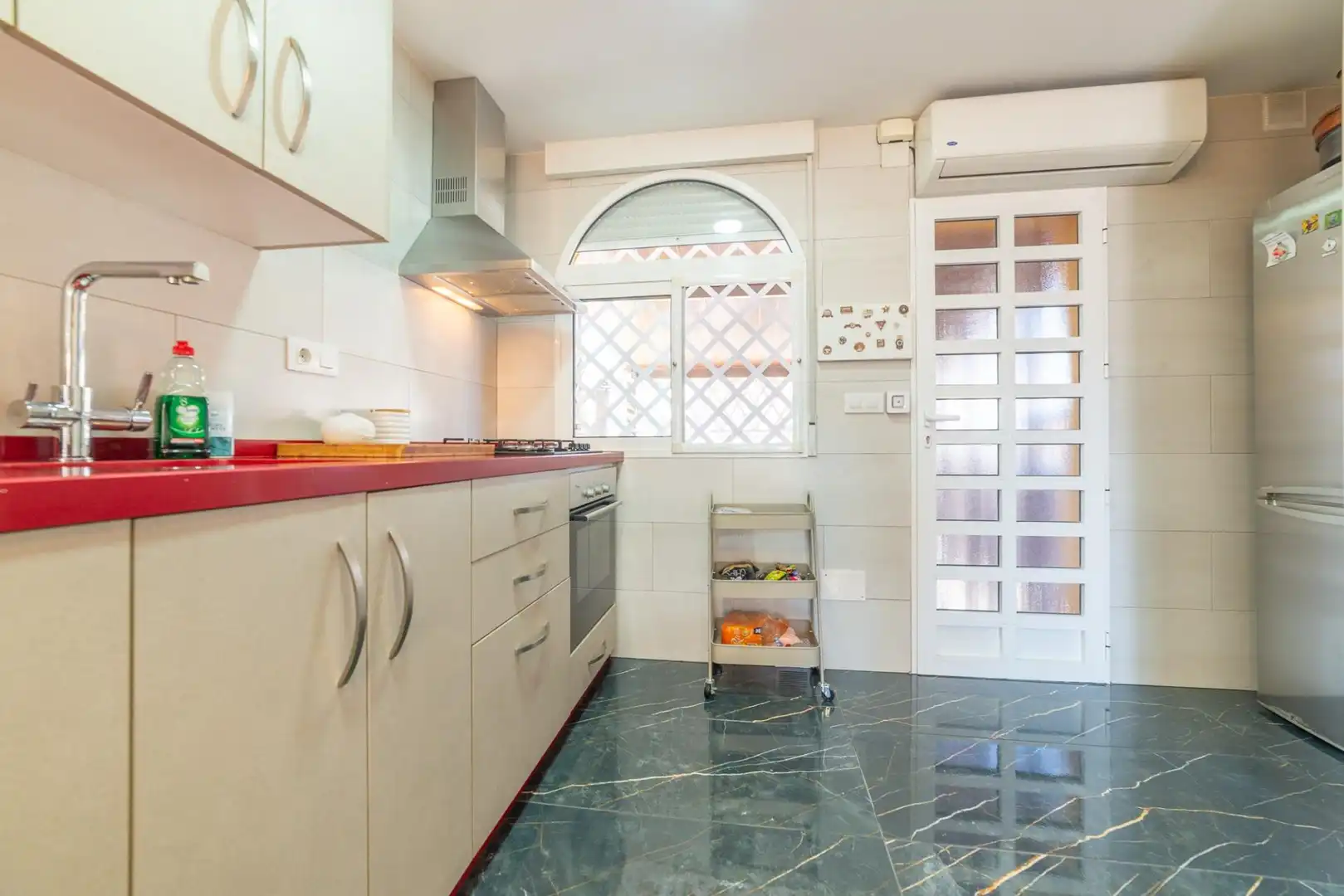Cuina de Casa adosada en venda en San Javier amb Aire condicionat, Jardí privat i Terrassa