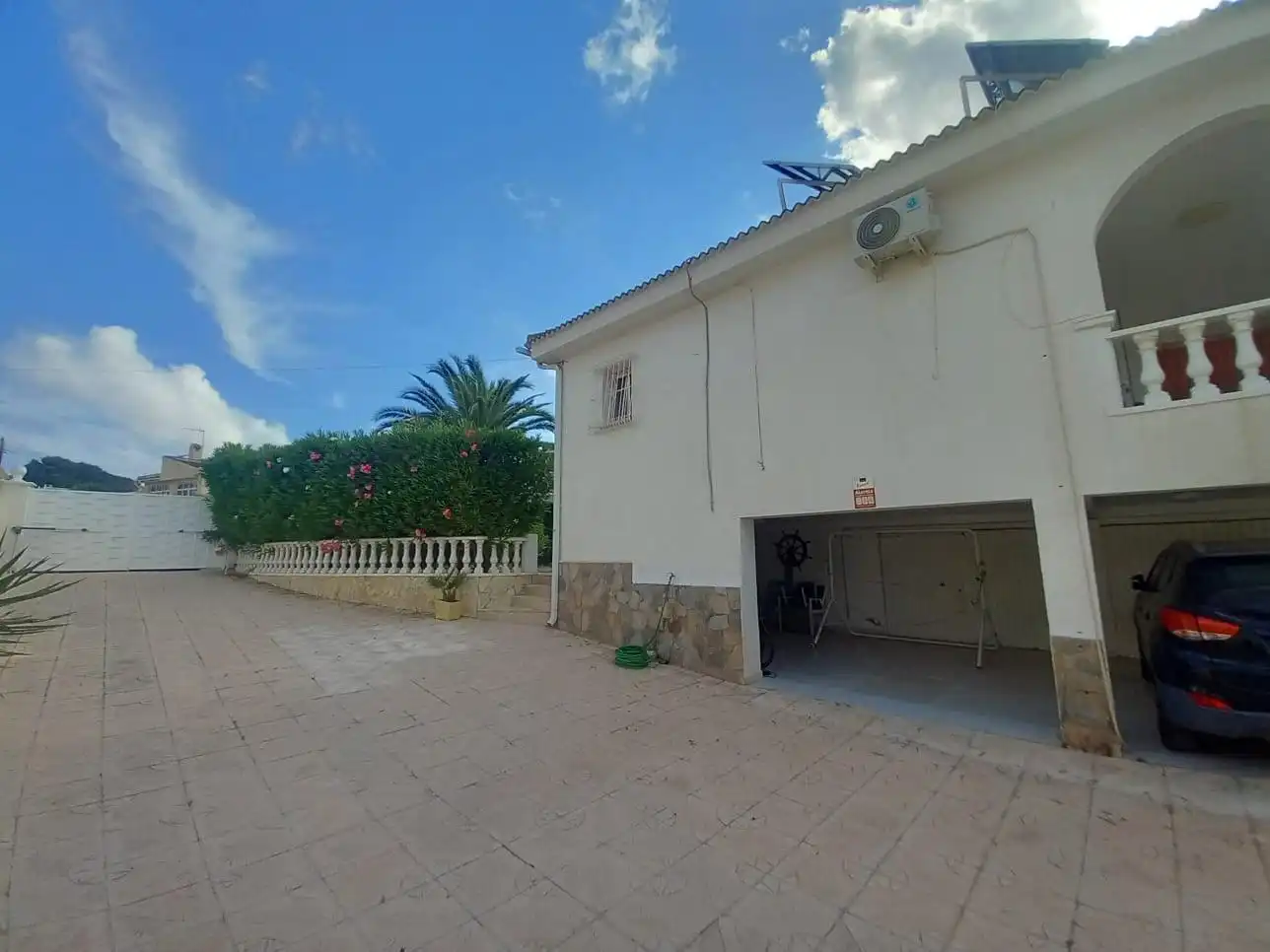 Vista exterior de Casa o xalet en venda en Rojales amb Aire condicionat, Calefacció i Jardí privat