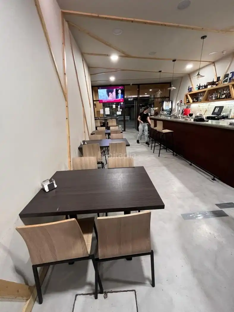 Local comercial en alquiler en Avenida Rosalía de Castro 37, imagen 10