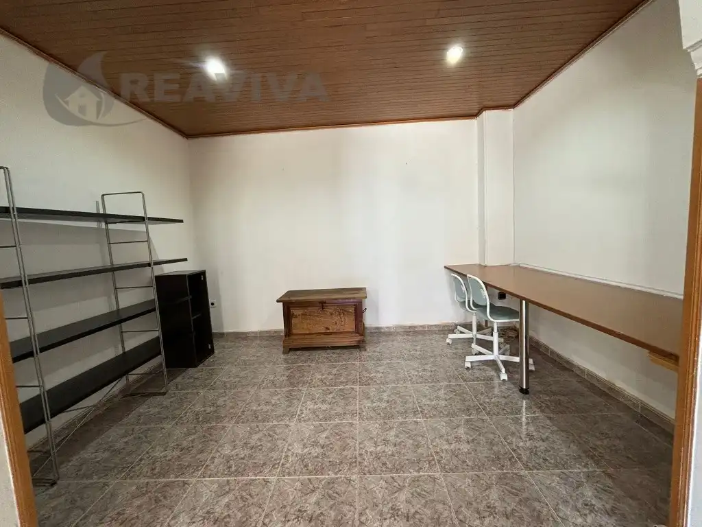 Piso en venta en La Seu d'Urgell con Horno, Lavadora y Microondas