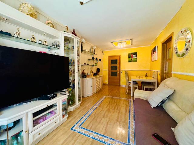 Piso en Venta en Calle de Alzola en Orcasitas