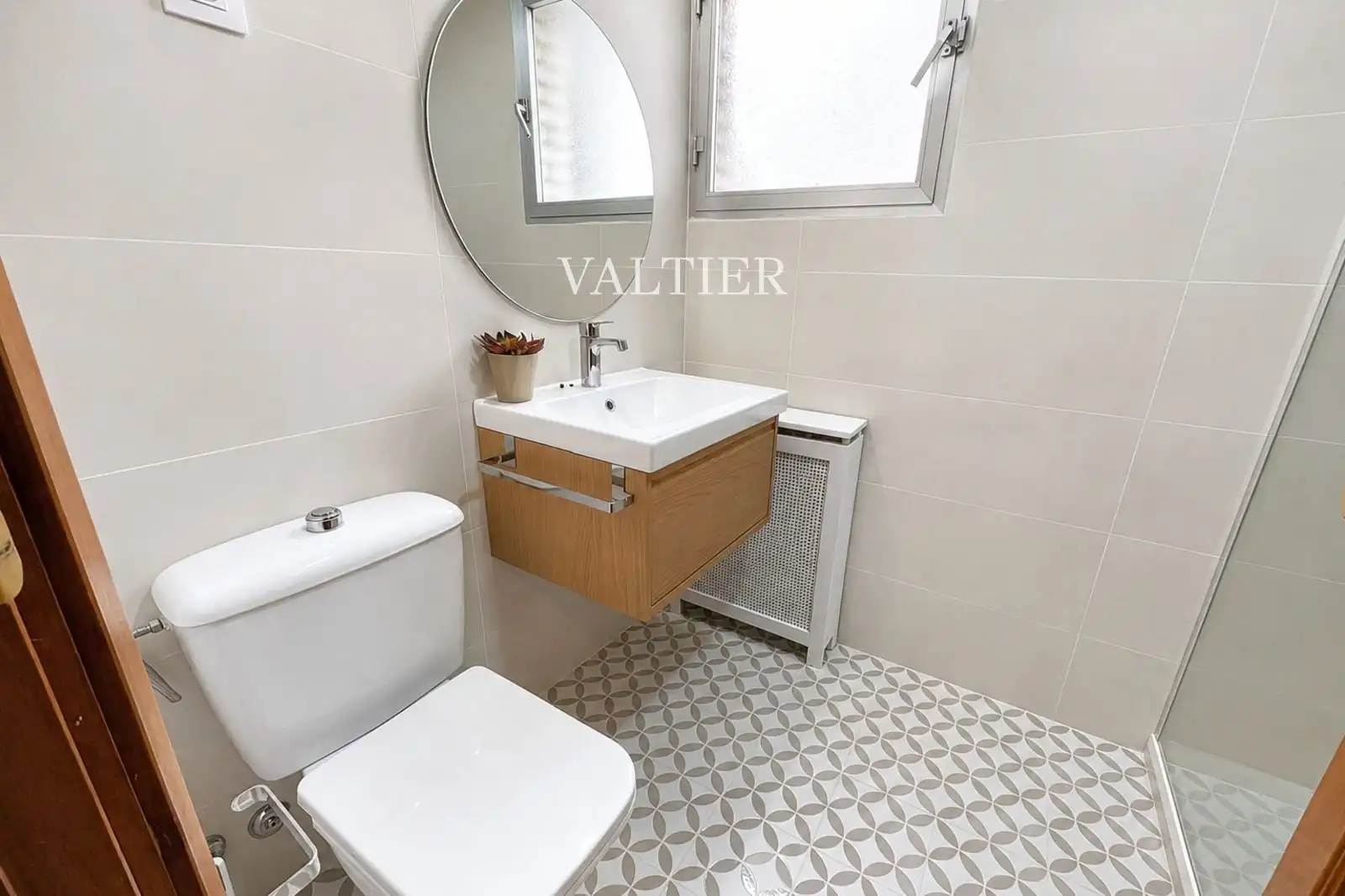 Badezimmer von Wohnung zur Miete in Madrid mit Klimaanlage und Terrasse