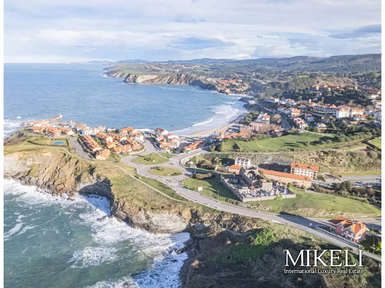 Commercial properties for sale in Paseo MUELLE, Comillas (Cantabria)