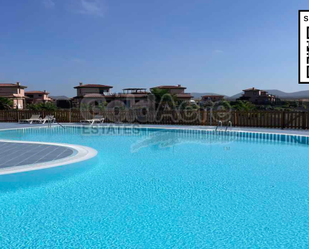 Piscina de Casa o xalet en venda en La Oliva