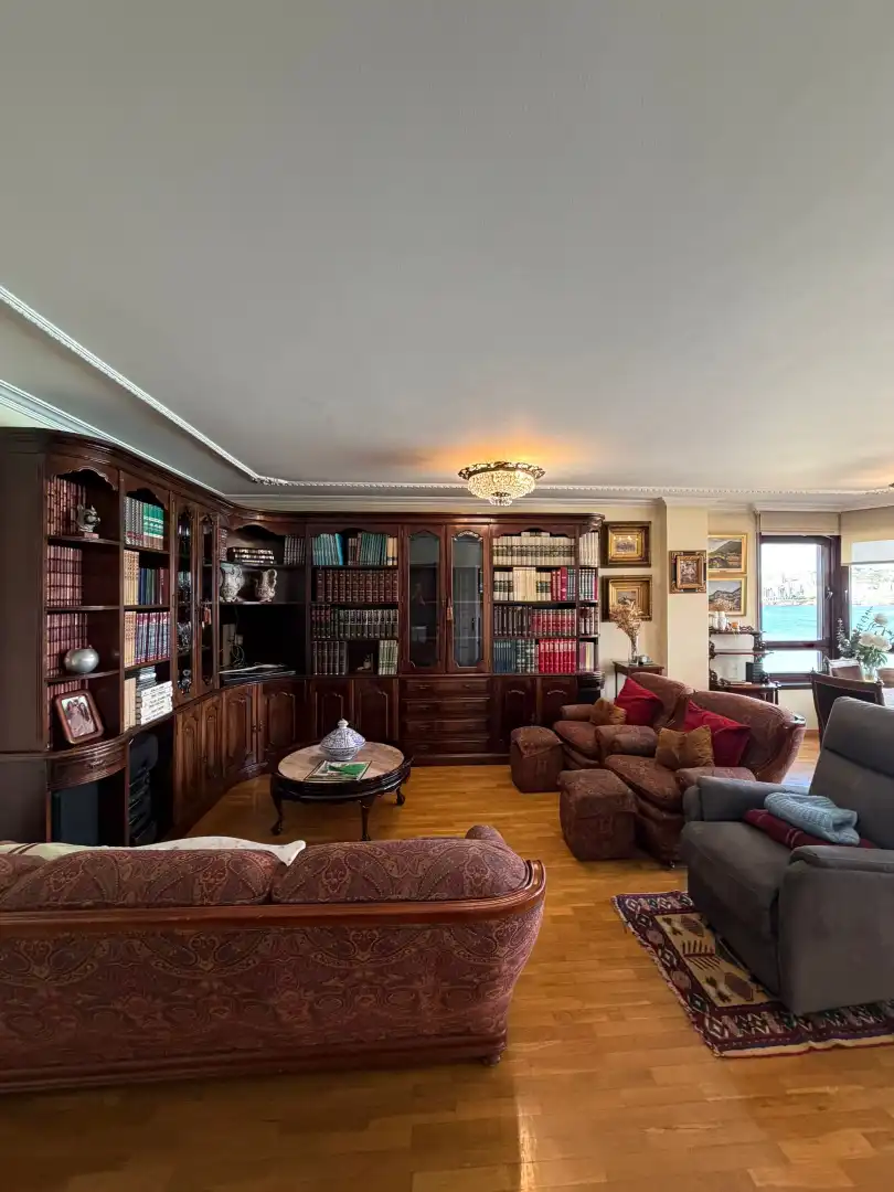 Living room of Flat for sale in A Coruña Capital   with Heating, Parquet flooring and Storage room