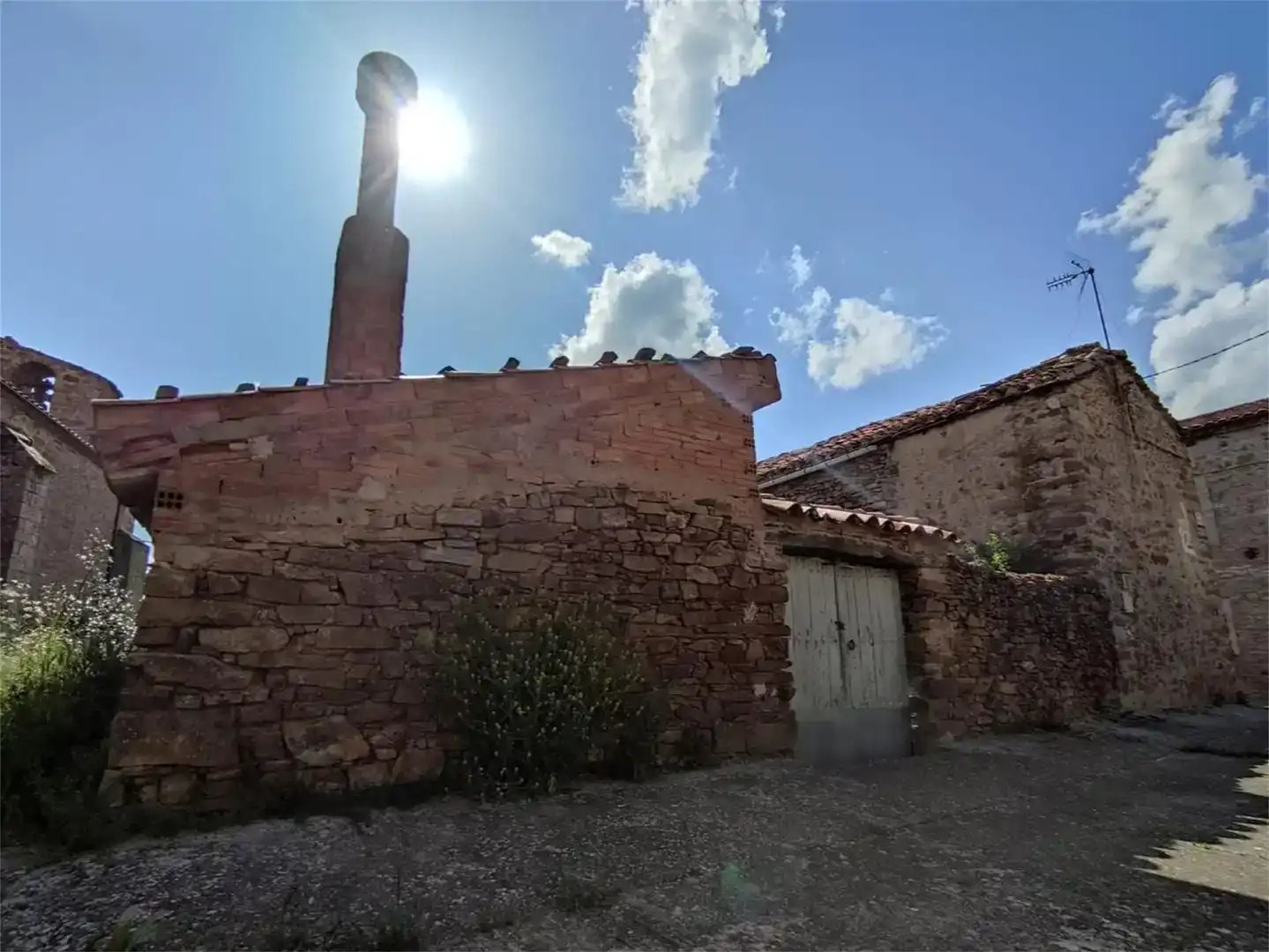 Vista exterior de Finca rústica en venda en Magaña amb Jardí privat