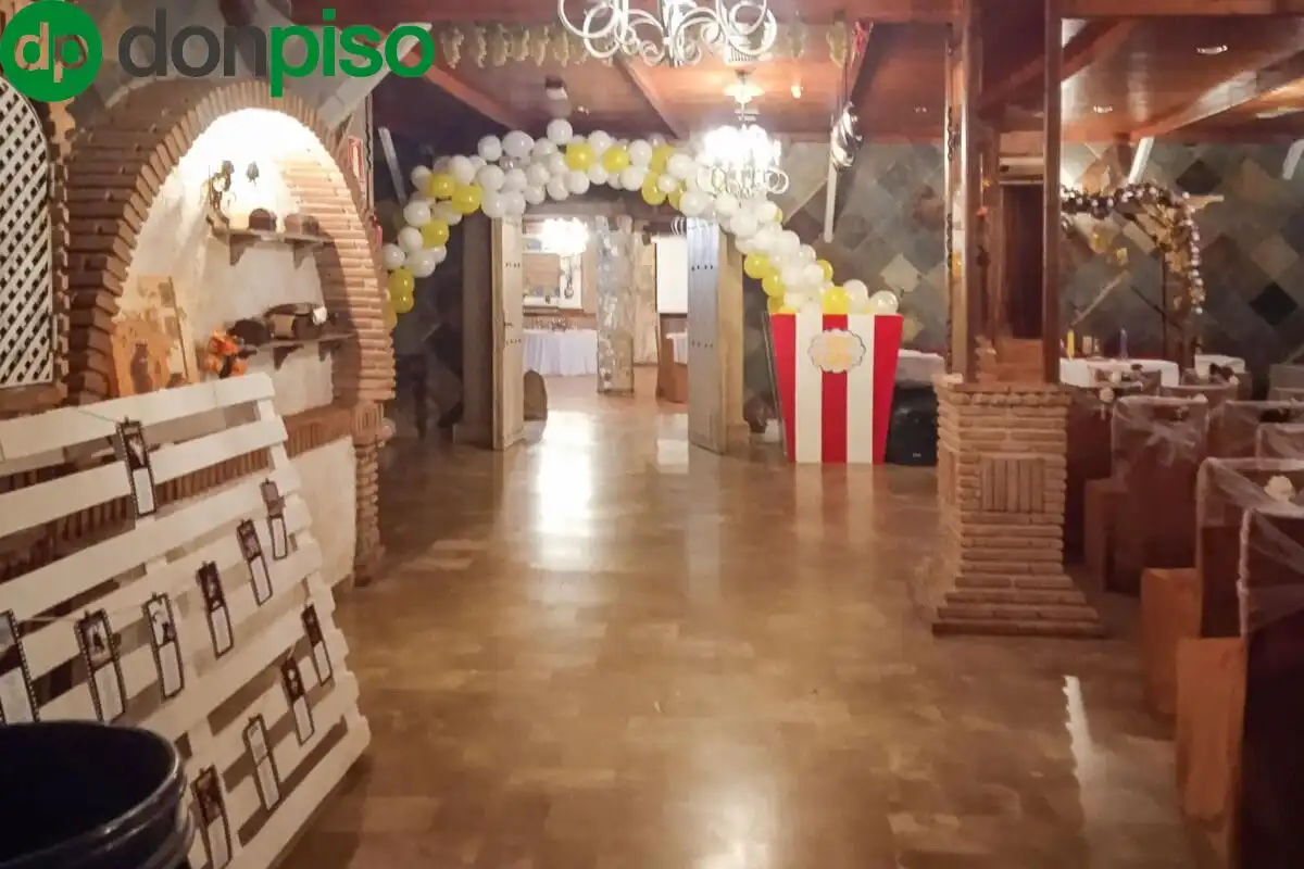 Local en venta en Pinos Genil con Terraza