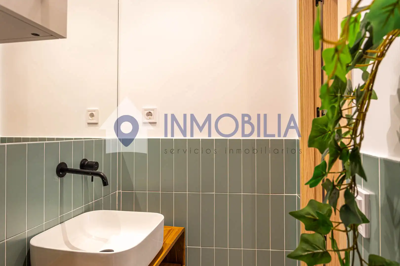 Badezimmer von Wohnung zum Verkauf in Madrid mit Klimaanlage und Heizung