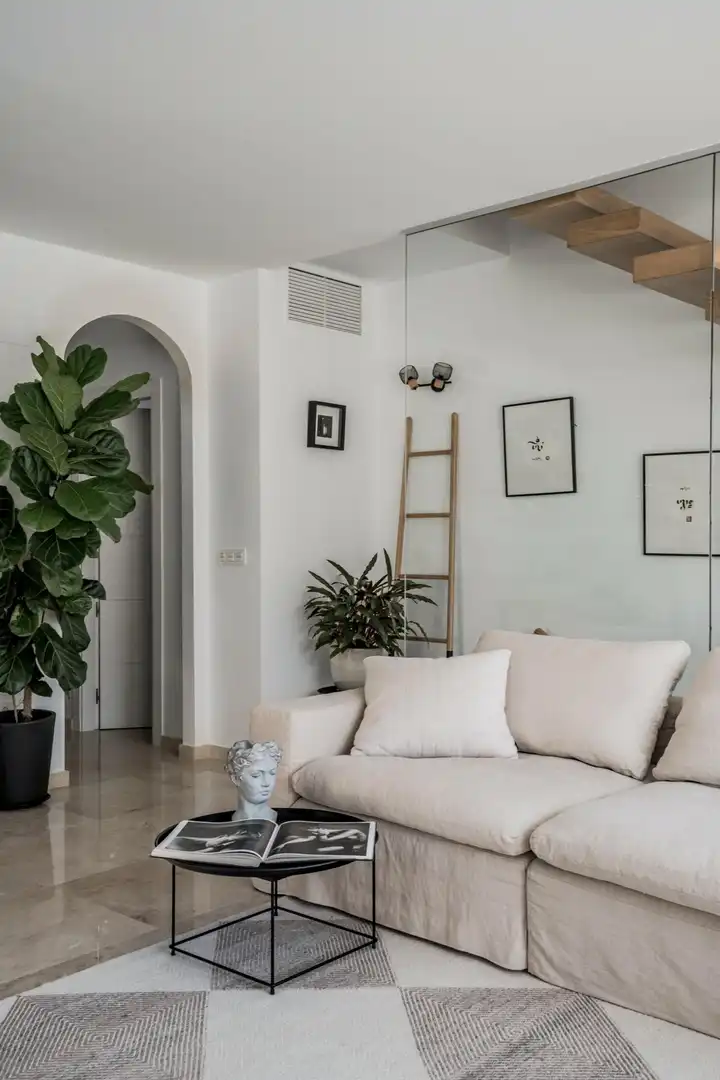 Wohnzimmer von Einfamilien-Reihenhaus zur Miete in Mijas mit Klimaanlage, Terrasse und Schwimmbad