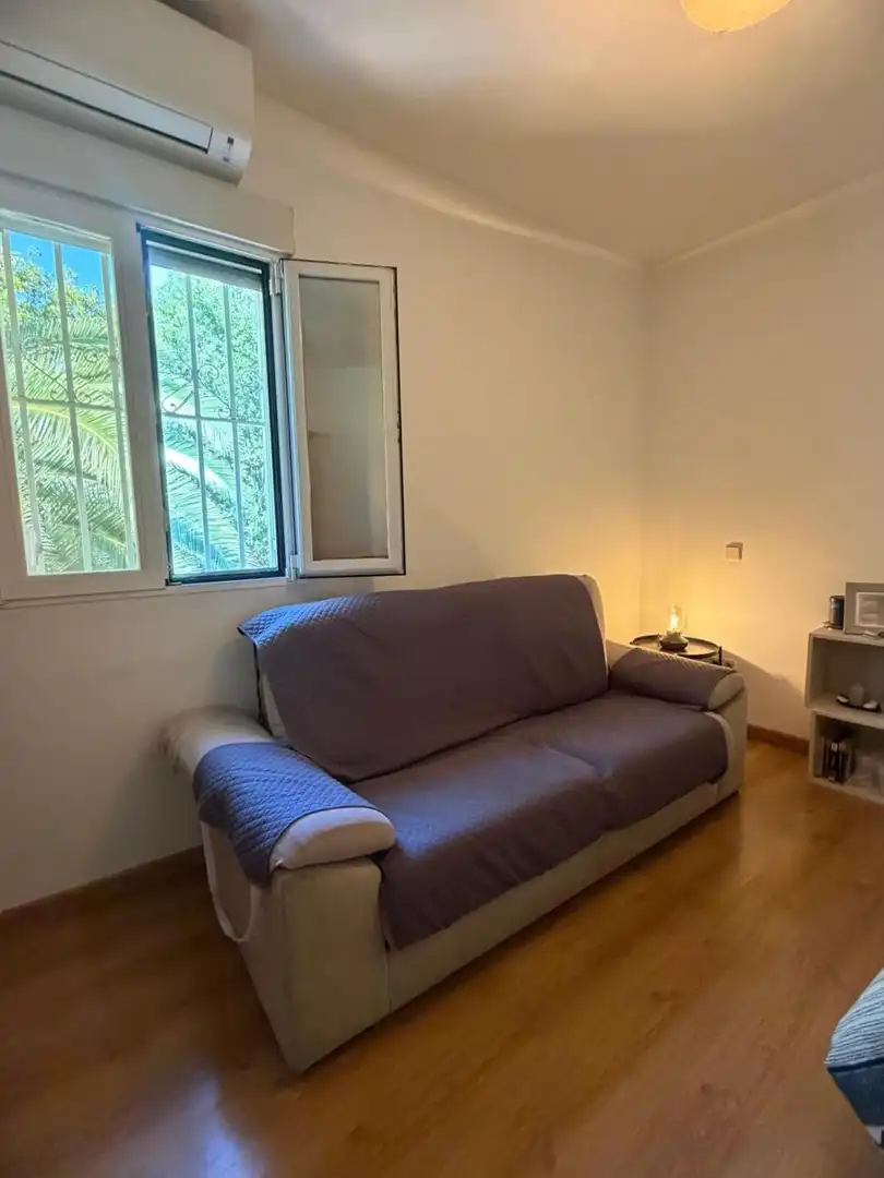 Sala d'estar de Casa o xalet en venda en Madrid amb Aire condicionat, Calefacció i Jardí privat