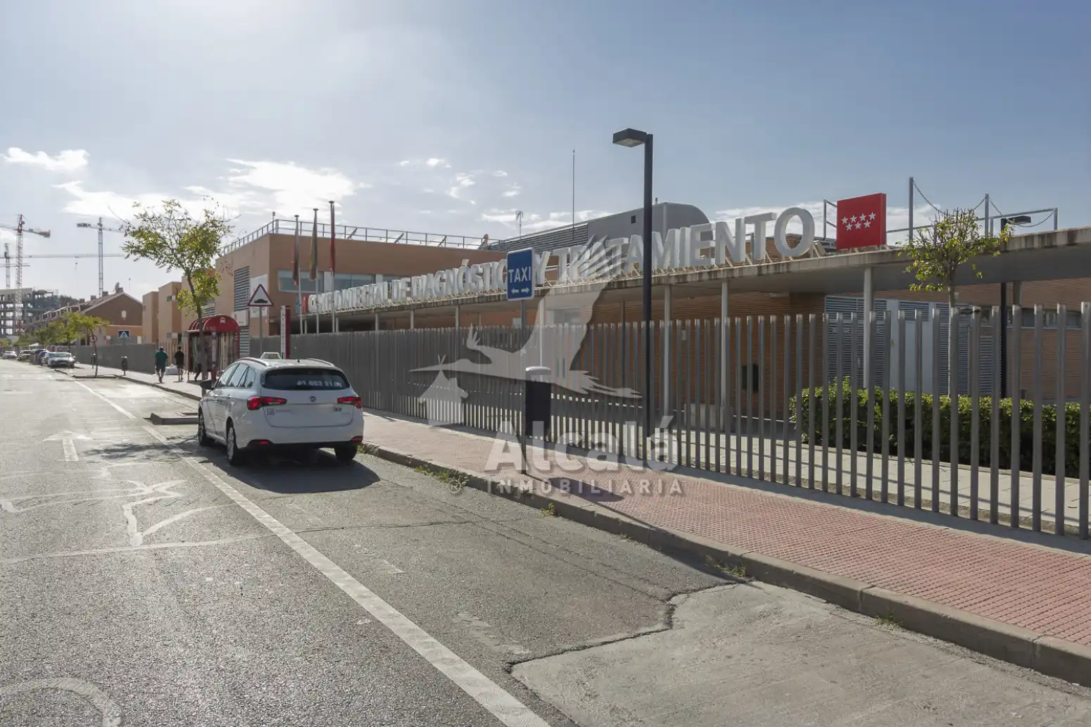 Vista exterior de Pis en venda en Alcalá de Henares amb Calefacció, Traster i Piscina