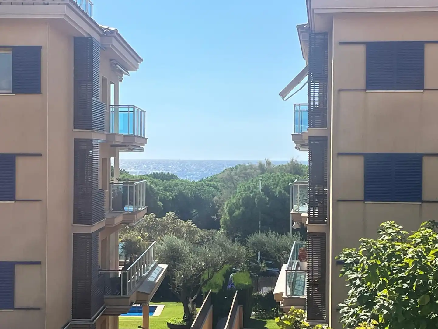 Vista exterior de Casa adosada en venta en Castell d'Aro, Platja d'Aro i s'Agaró con Jardín privado, Terraza y Amueblado