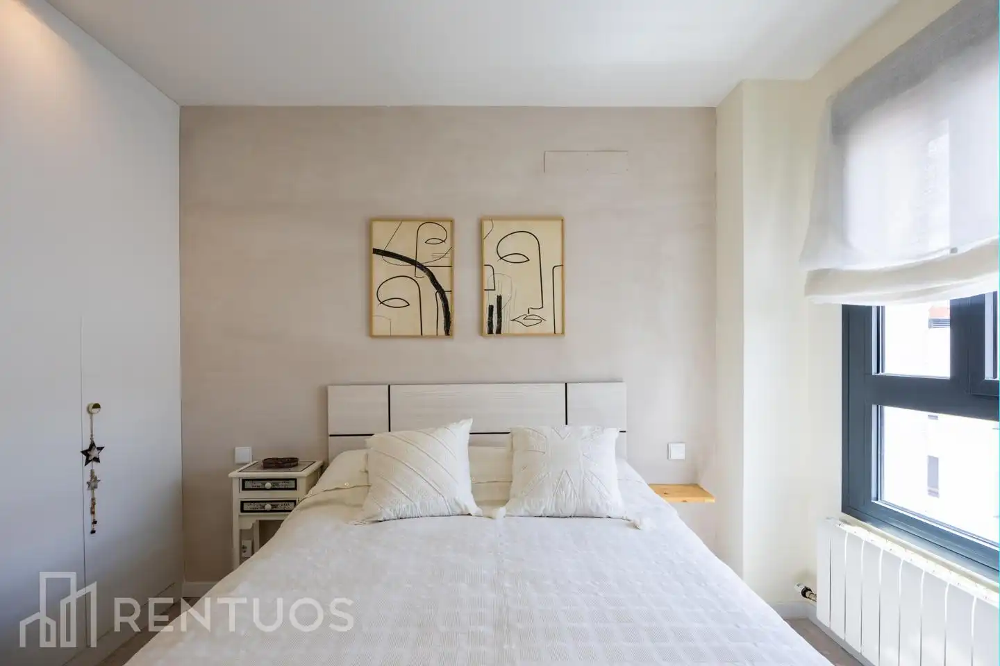Schlafzimmer von Dachboden zur Miete in Madrid mit Klimaanlage, Heizung und Terrasse