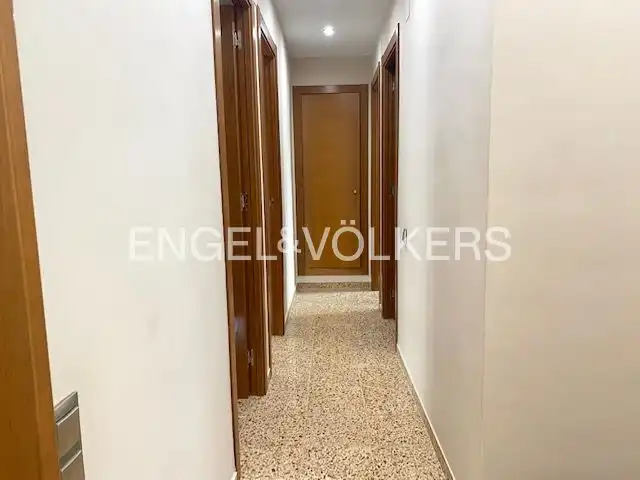 Flat for rent in Paterna  with Air Conditioner, Heating and Storage room