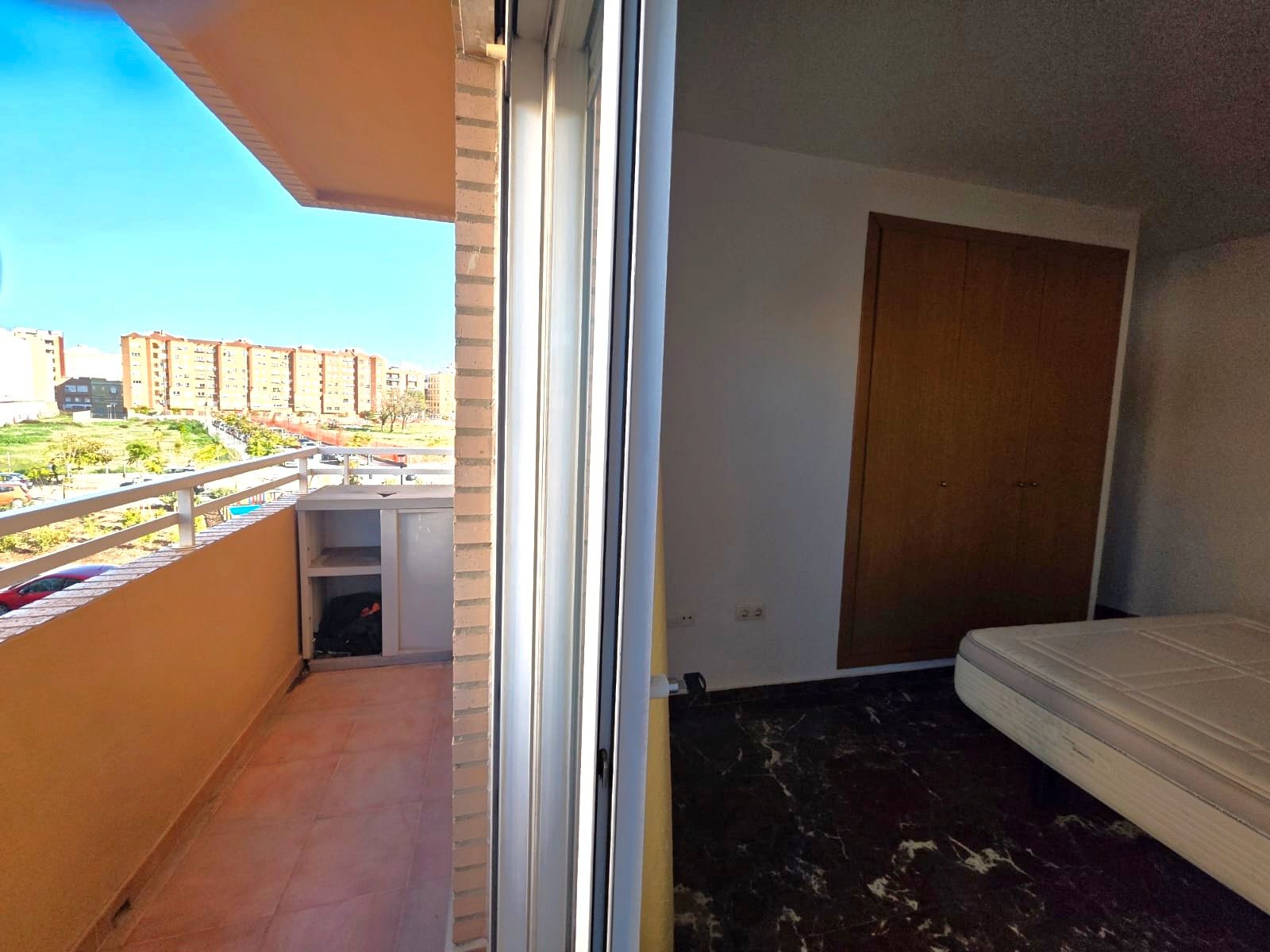 Dormitori de Pis en venda en  Valencia Capital amb Aire condicionat, Moblat i Forn