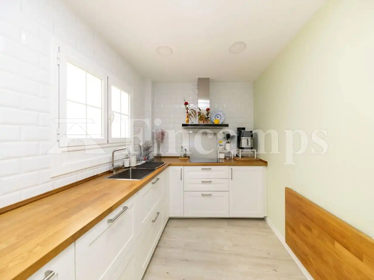 Kitchen of Flat for sale in Sabadell  with Air Conditioner, Heating and Parquet flooring