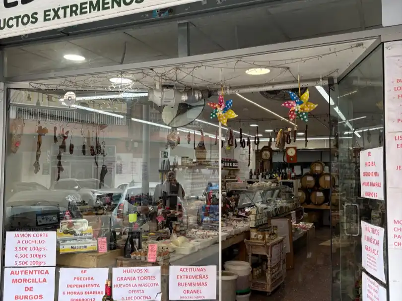 Local comercial en traspàs a Carrer de Rosa Ribas i Parellada 23