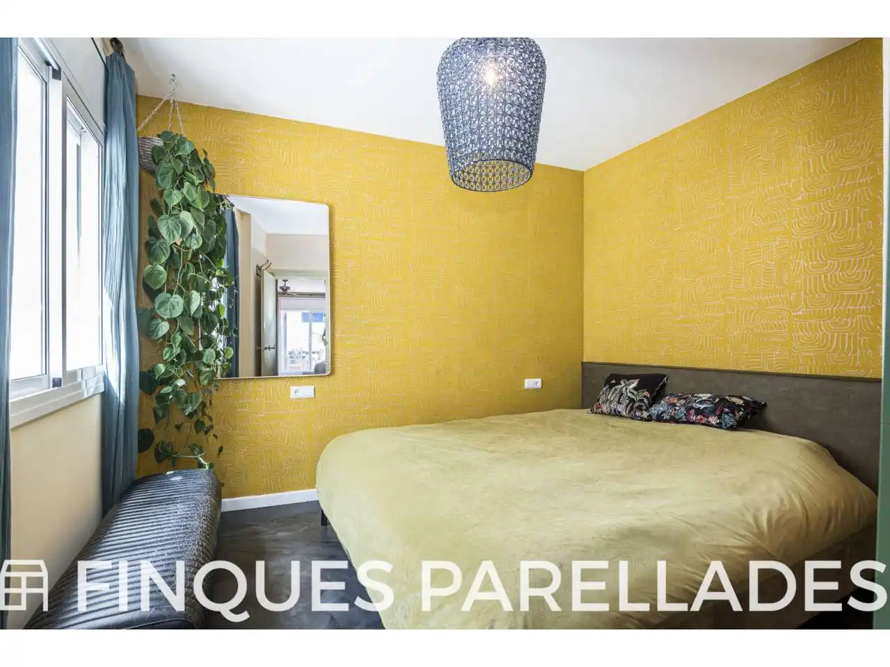 Schlafzimmer von Dachboden zum Verkauf in Sitges mit Klimaanlage, Heizung und Terrasse