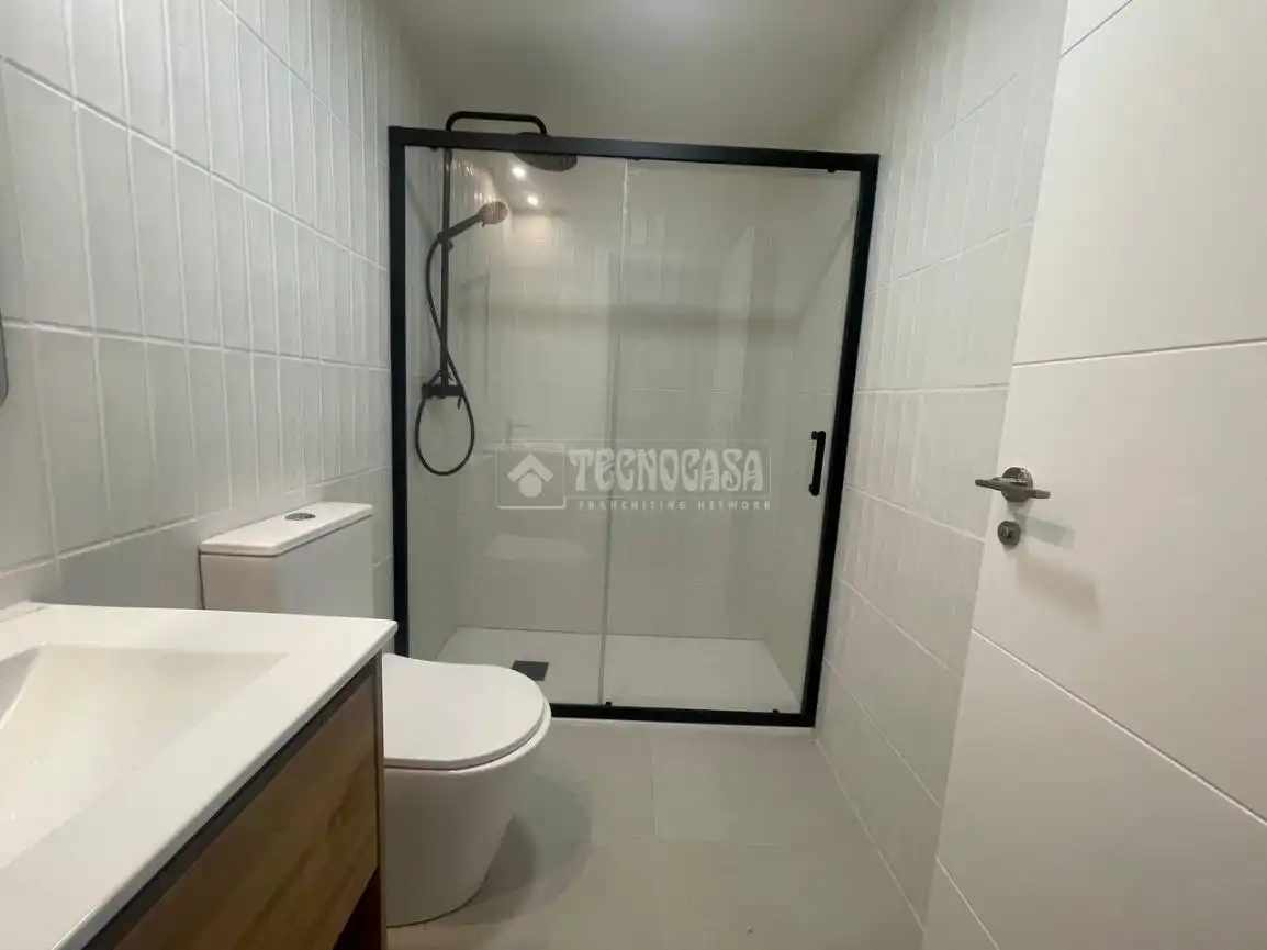 Baño de Estudio en venta en San Sebastián de los Reyes con Aire acondicionado