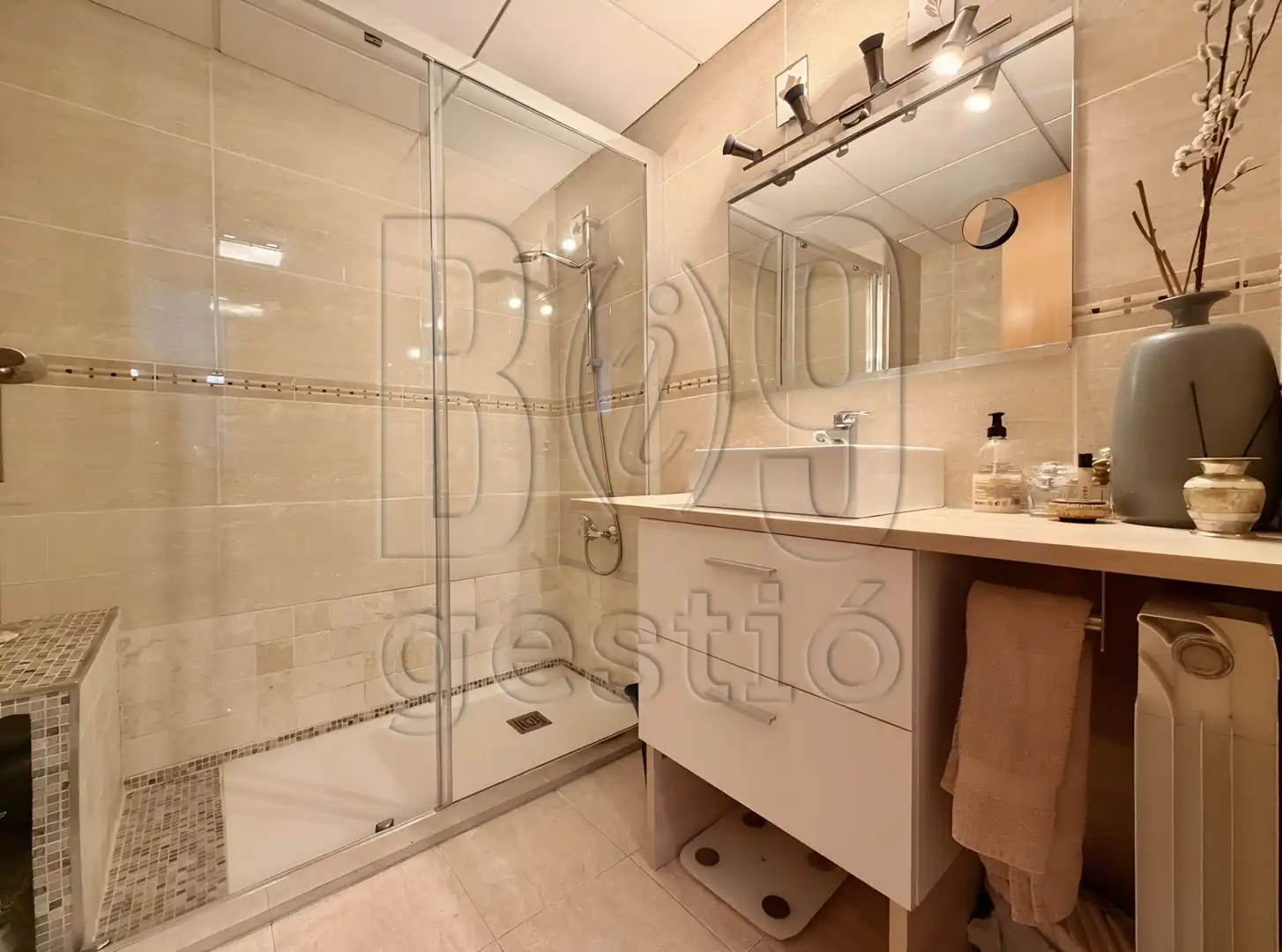 Badezimmer von Wohnung zum Verkauf in Tarragona mit Klimaanlage, Heizung und Terrasse