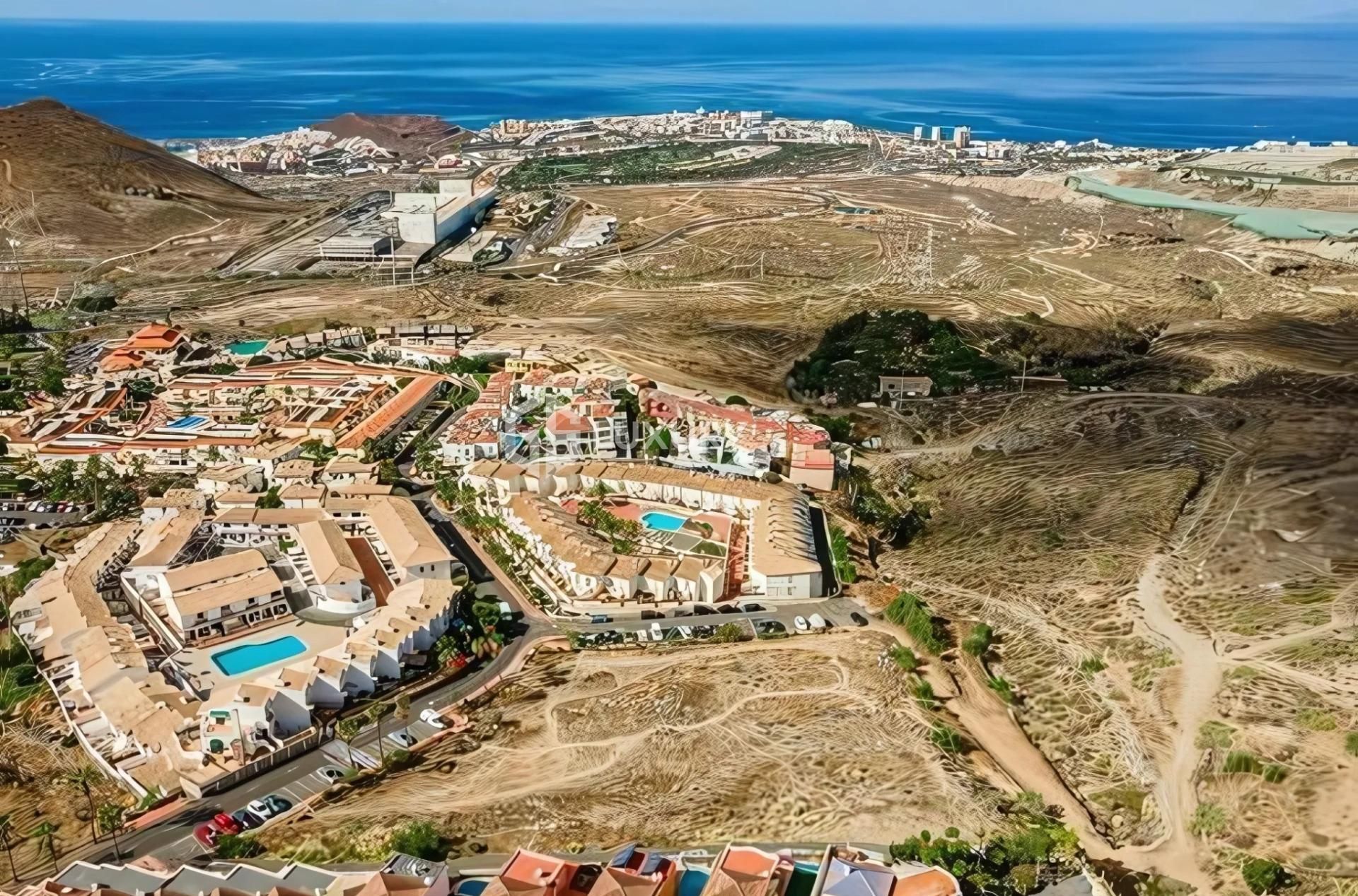 Vista exterior de Edificio en venta en Arona