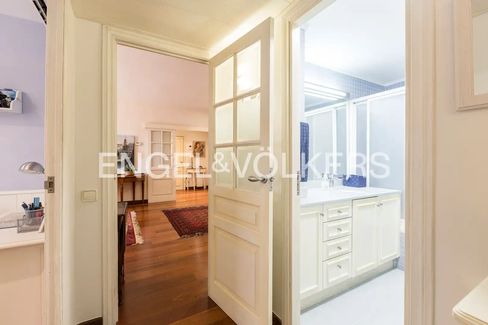 Flat for sale in Barcelona  with Air Conditioner, Heating and Furnished