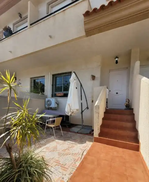 Casa adosada en venda a Calle Mar del Norte, 77, Jardines de Alhaurín - Huerta Alta - Fuensanguínea