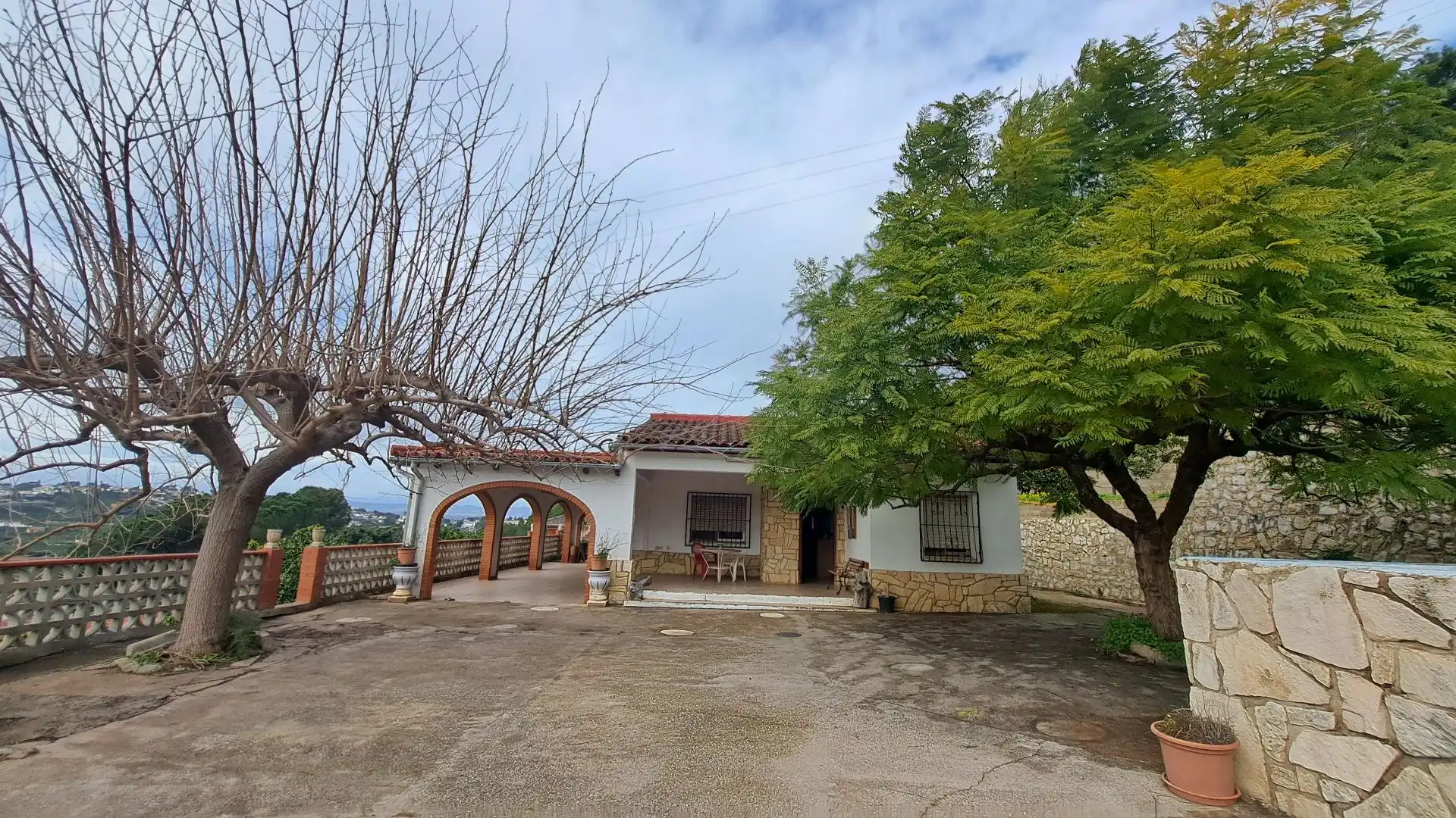 Exterior view of Houses for sale in Alzira  with Terrace, Storage room and Swimming Pool