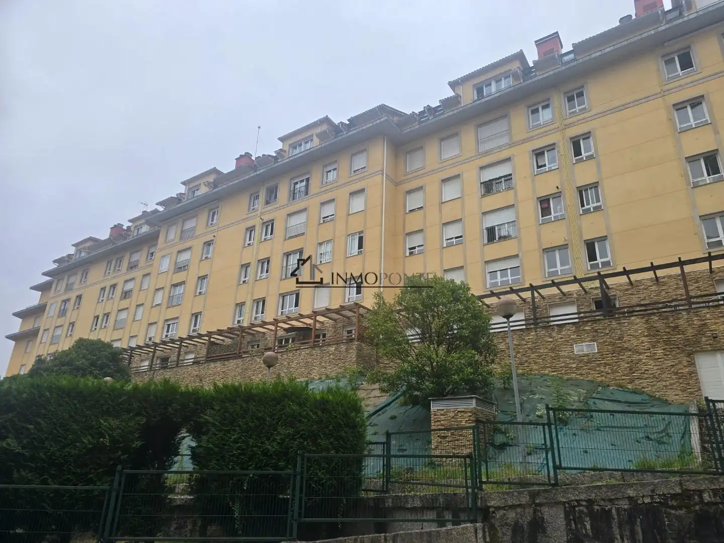 Vista exterior de Piso en venta en Poio con Calefacción, Terraza y Trastero