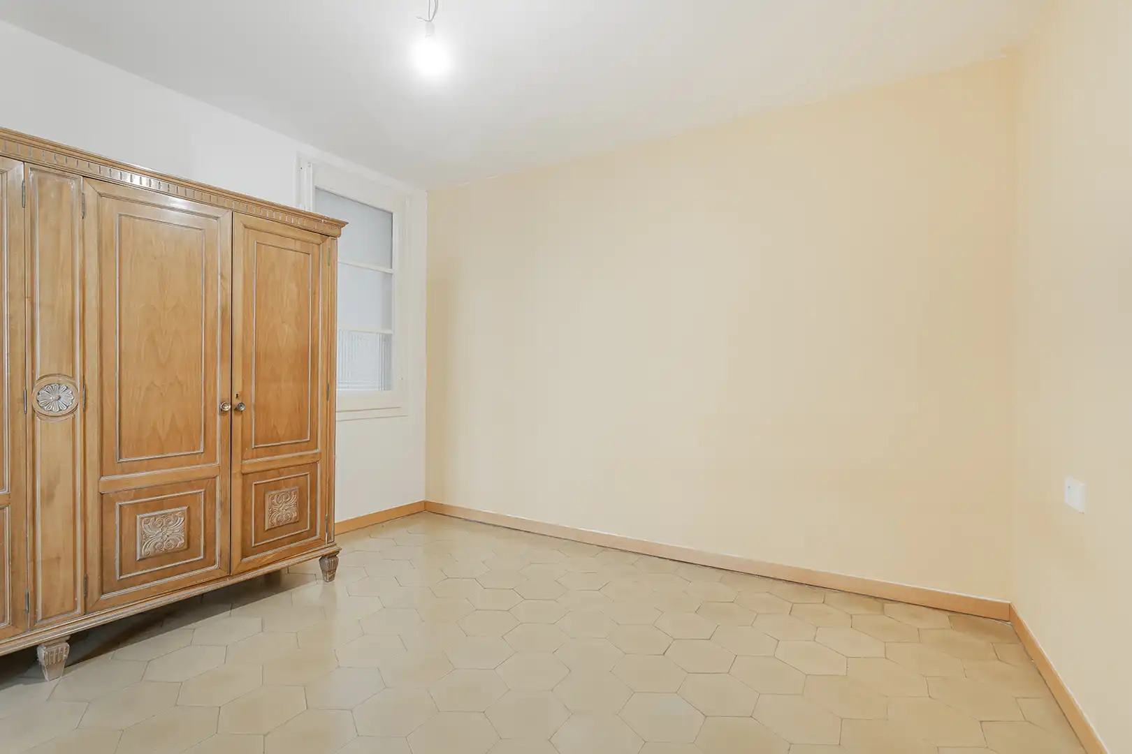 Bedroom of Flat for sale in Barcelona