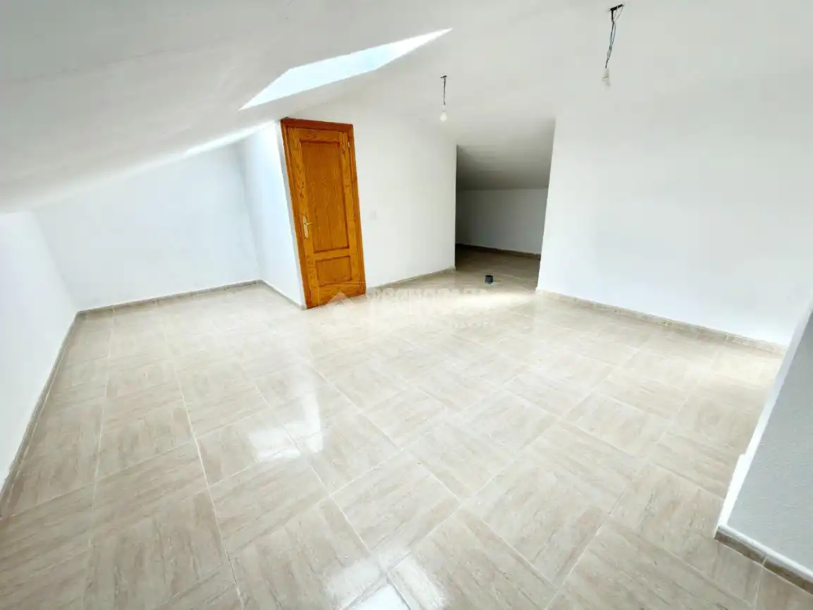 Casa adosada en venta en Valdeaveruelo con Aire acondicionado, Calefacción y Balcón