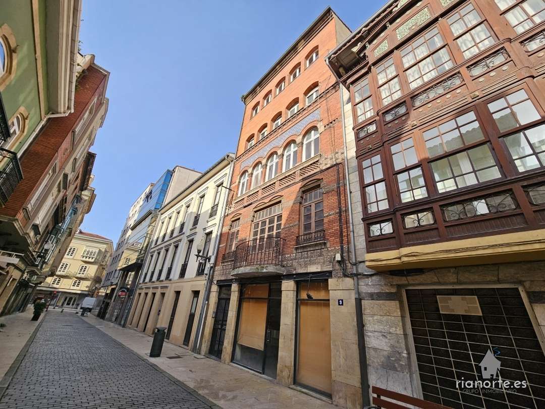 Vista exterior de Pis en venda en Avilés