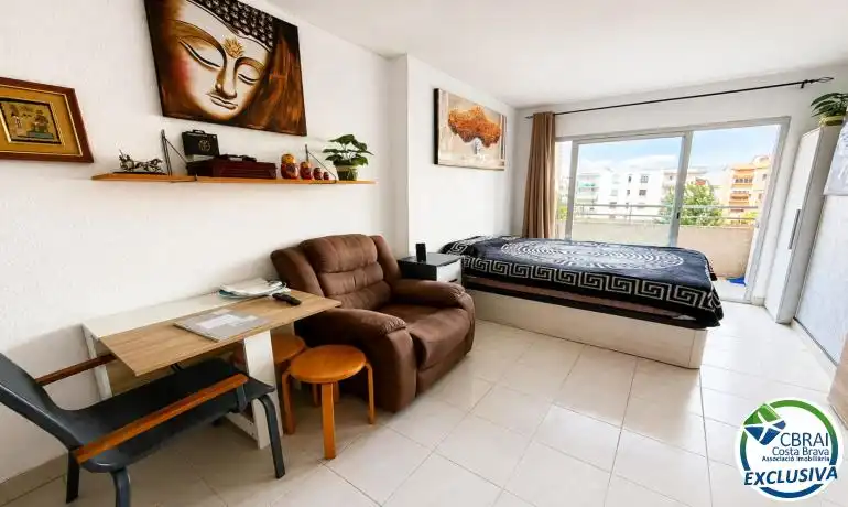 Sala de estar de Estudio en venta en Empuriabrava con Calefacción y Amueblado