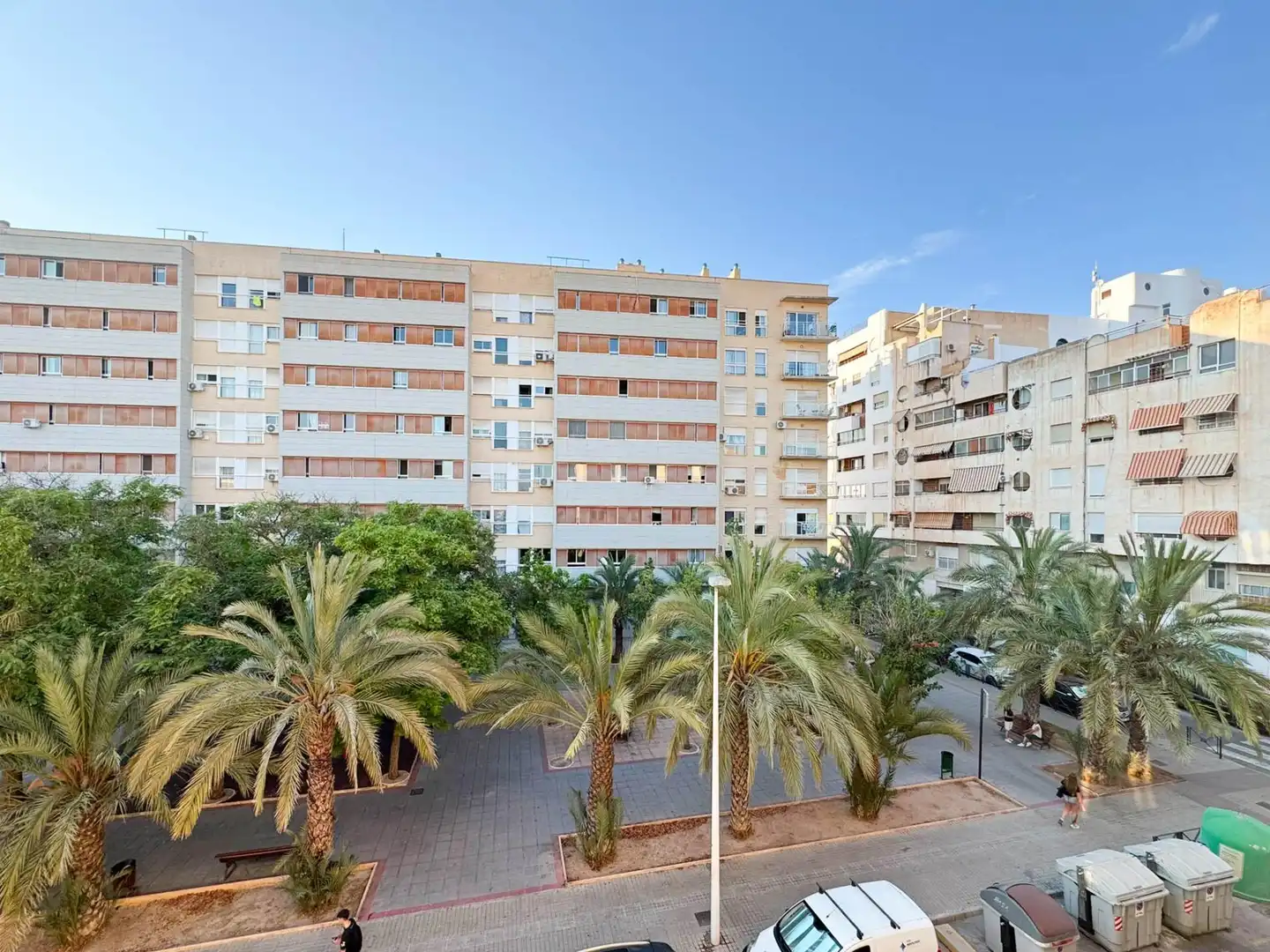 Vista exterior de Pis en venda en Elche / Elx amb Aire condicionat