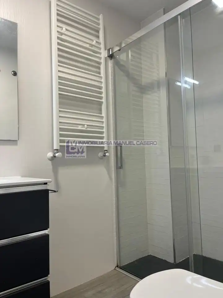 Bathroom of Apartments for rent in Cáceres  with Air Conditioner, Heating and Terrace