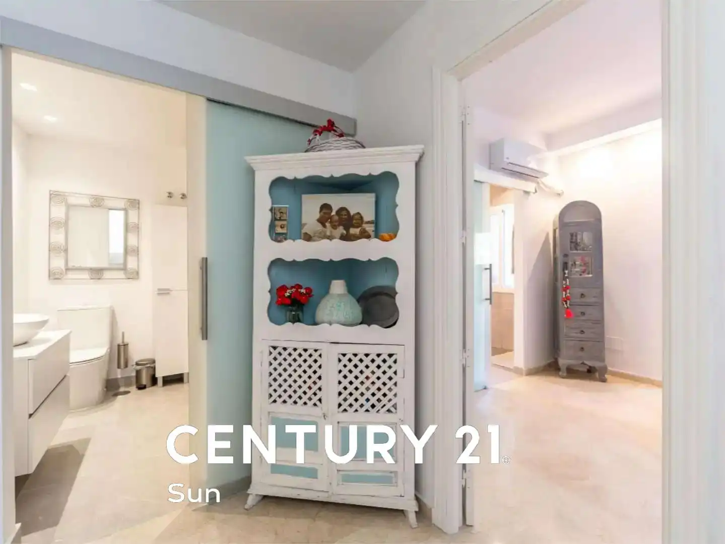 Vista exterior de Casa adosada en venta en Marbella con Aire acondicionado, Terraza y Balcón