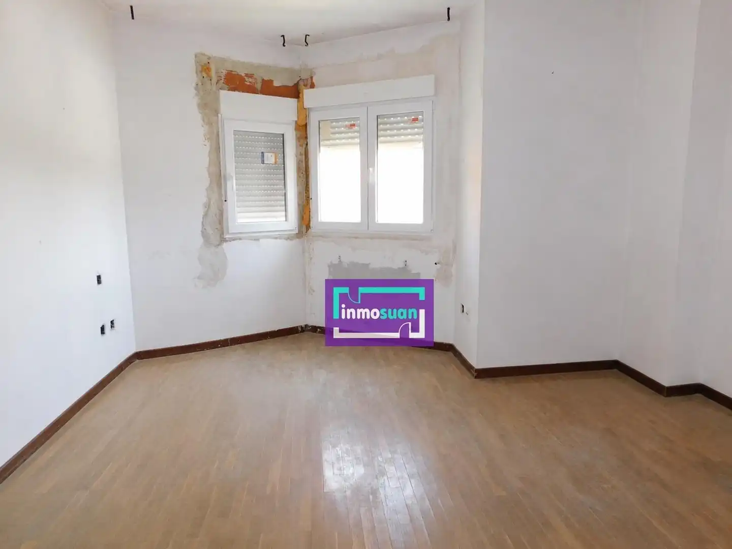 Sala d'estar de Casa adosada en venda en Illescas amb Calefacció, Jardí privat i Terrassa