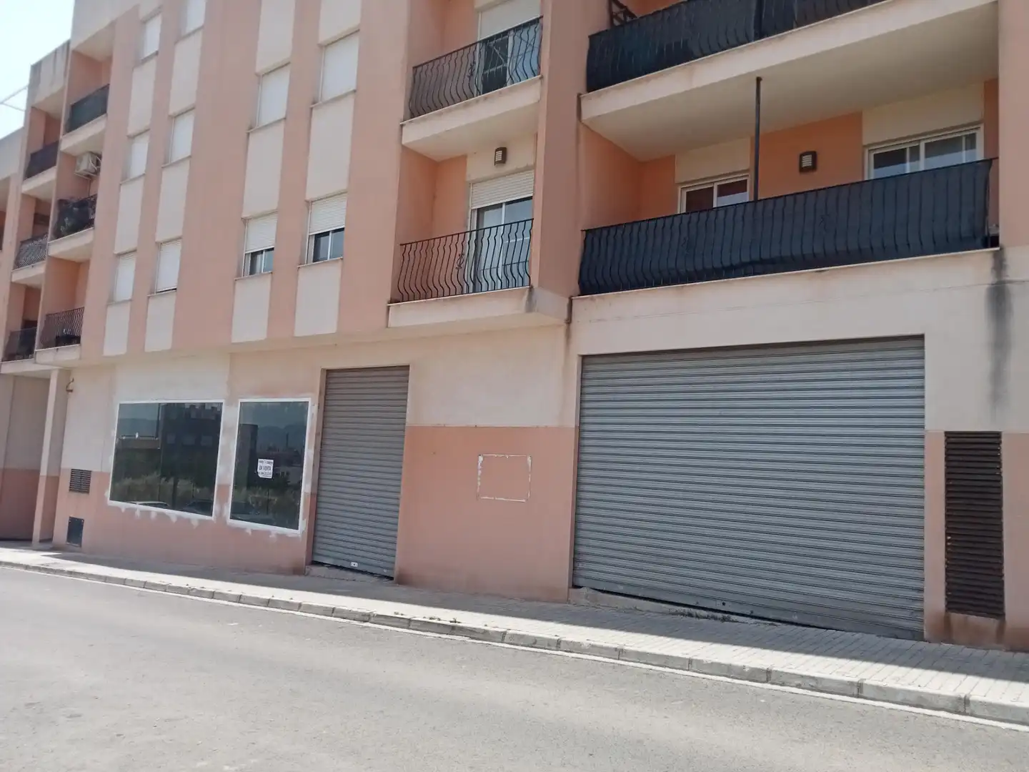 Local comercial en venda a Calle Poeta Ernesto Nebot